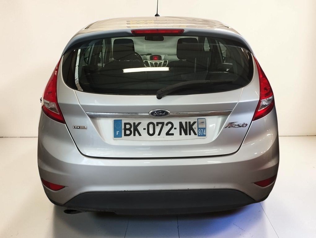 Ford Fiesta - Photo 5