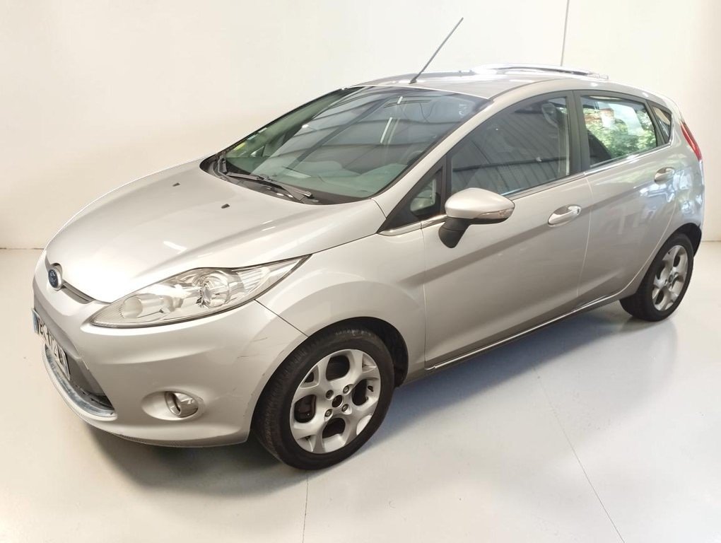 Ford Fiesta - Photo 6