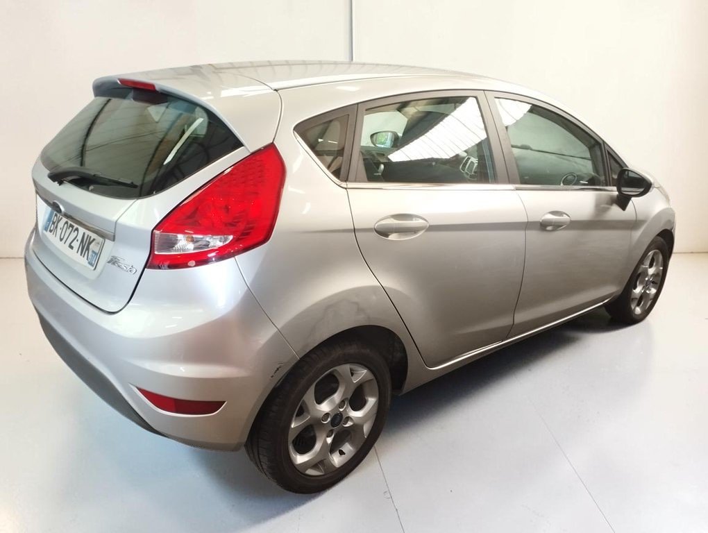 Ford Fiesta - Photo 7