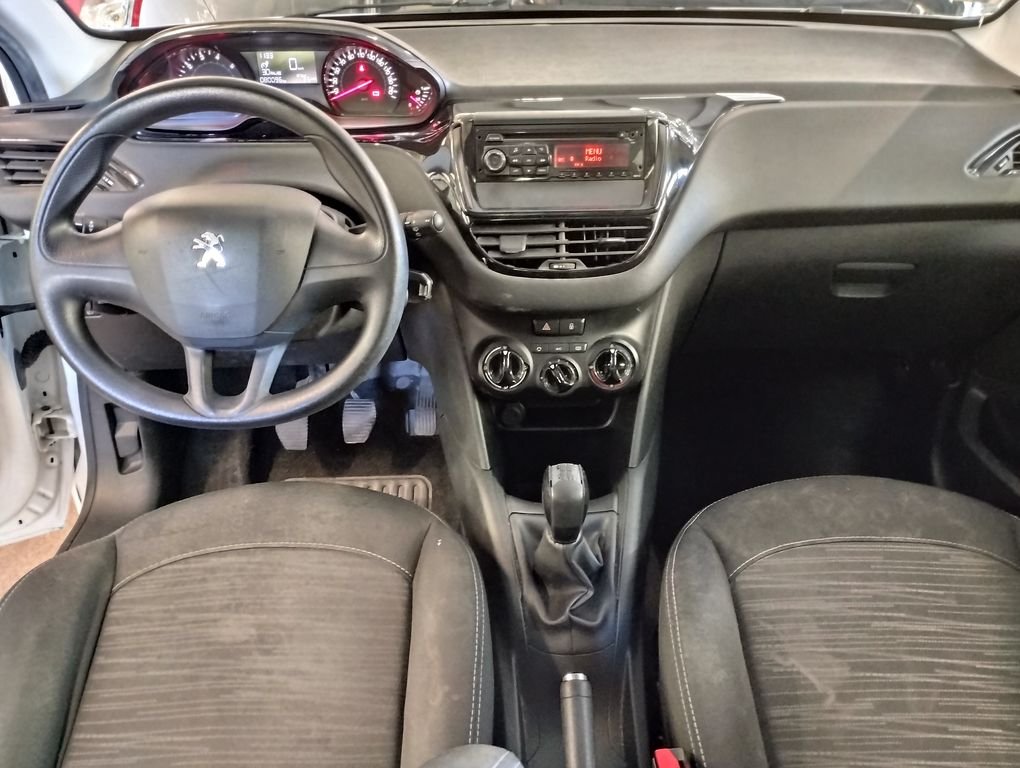 Peugeot 208 - Photo 3