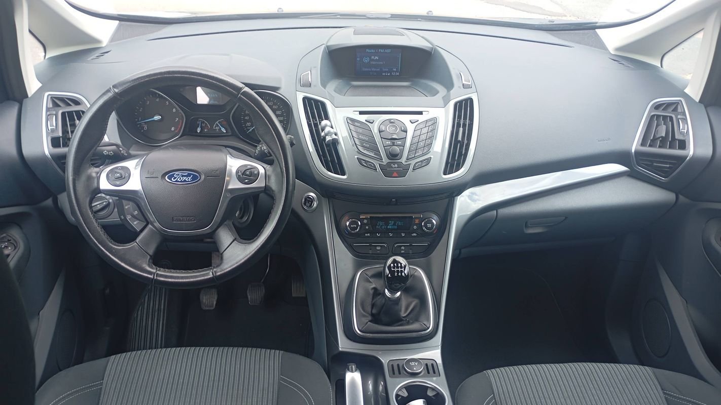 Ford C-Max - Photo 11