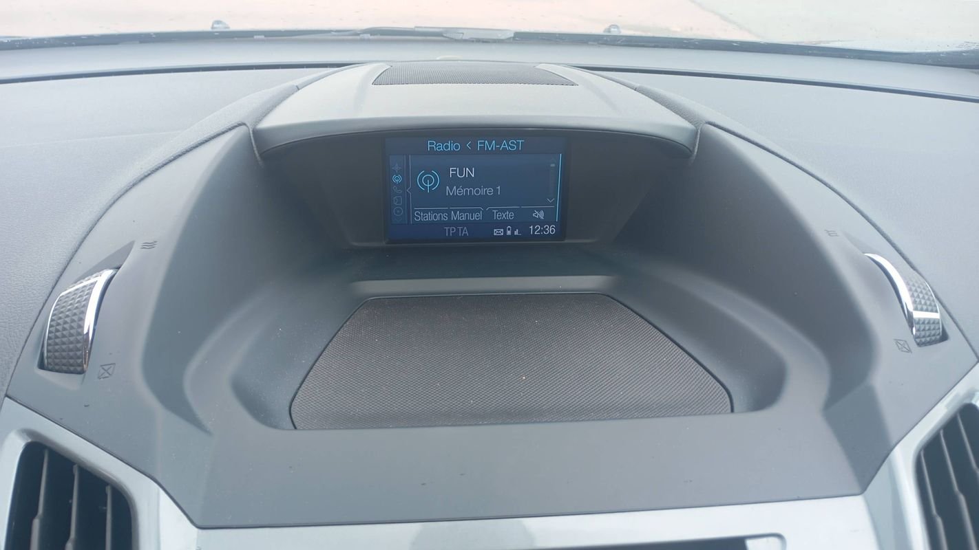 Ford C-Max - Photo 22