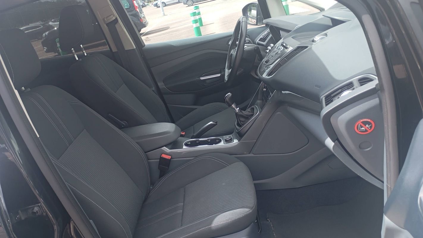 Ford C-Max - Photo 28