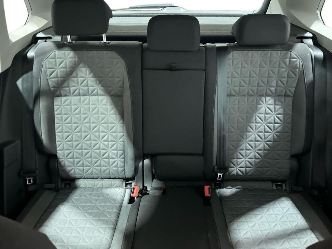 Volkswagen Tiguan - Photo 22
