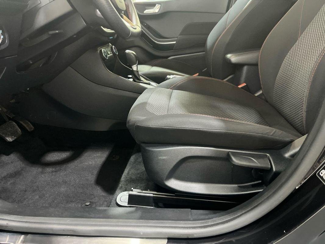 Ford Fiesta - Photo 21