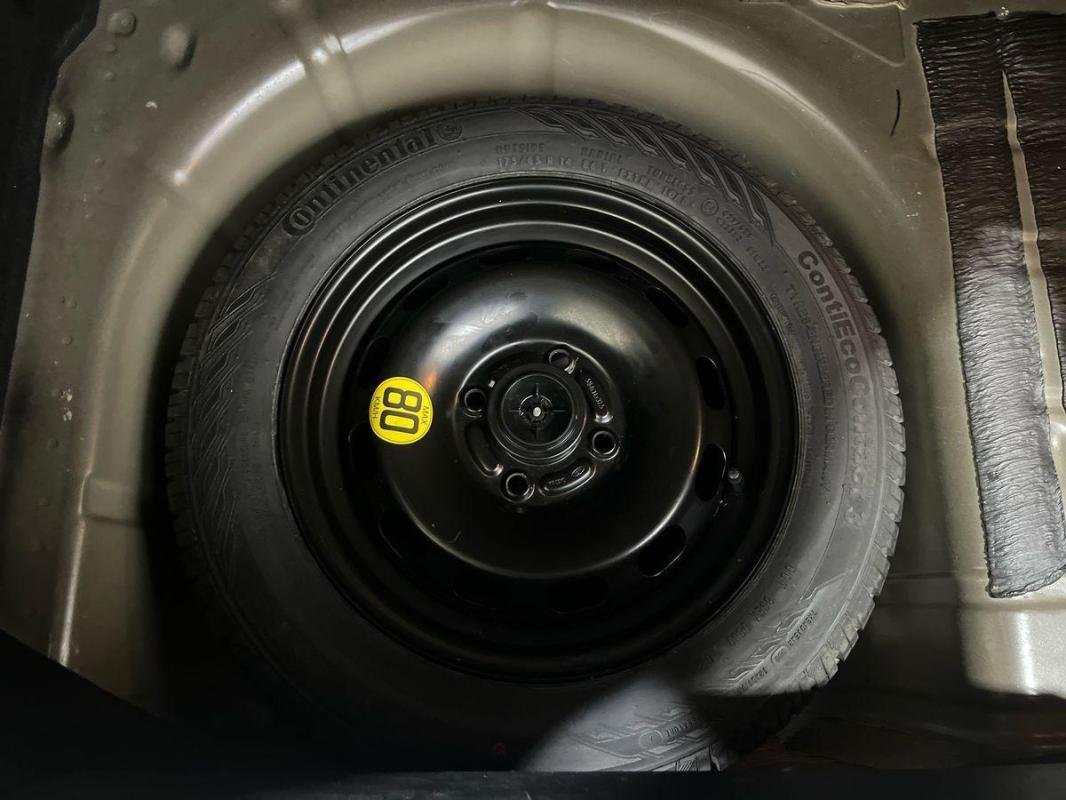 Ford Fiesta - Photo 8