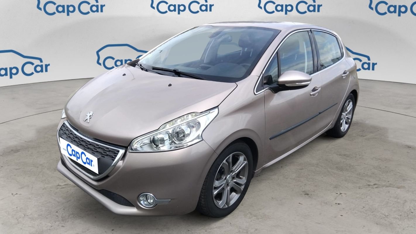 Peugeot 208 - Photo 1