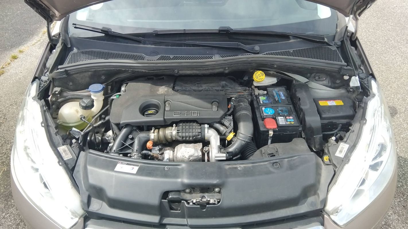 Peugeot 208 - Photo 15