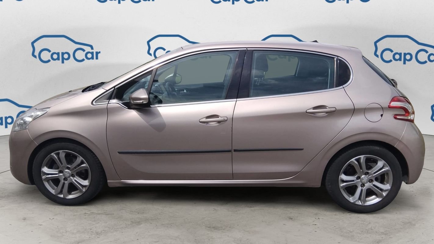 Peugeot 208 - Photo 2