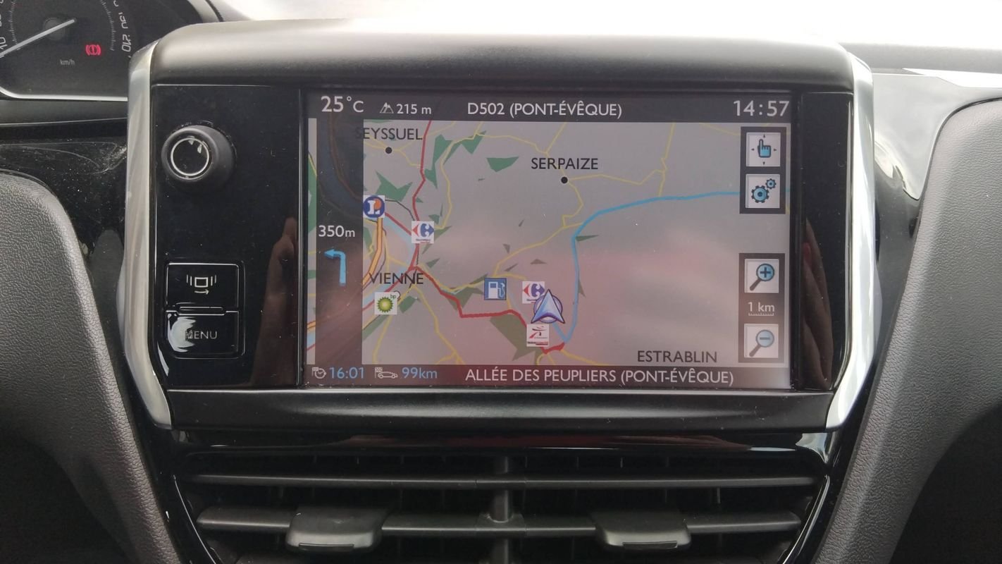 Peugeot 208 - Photo 22