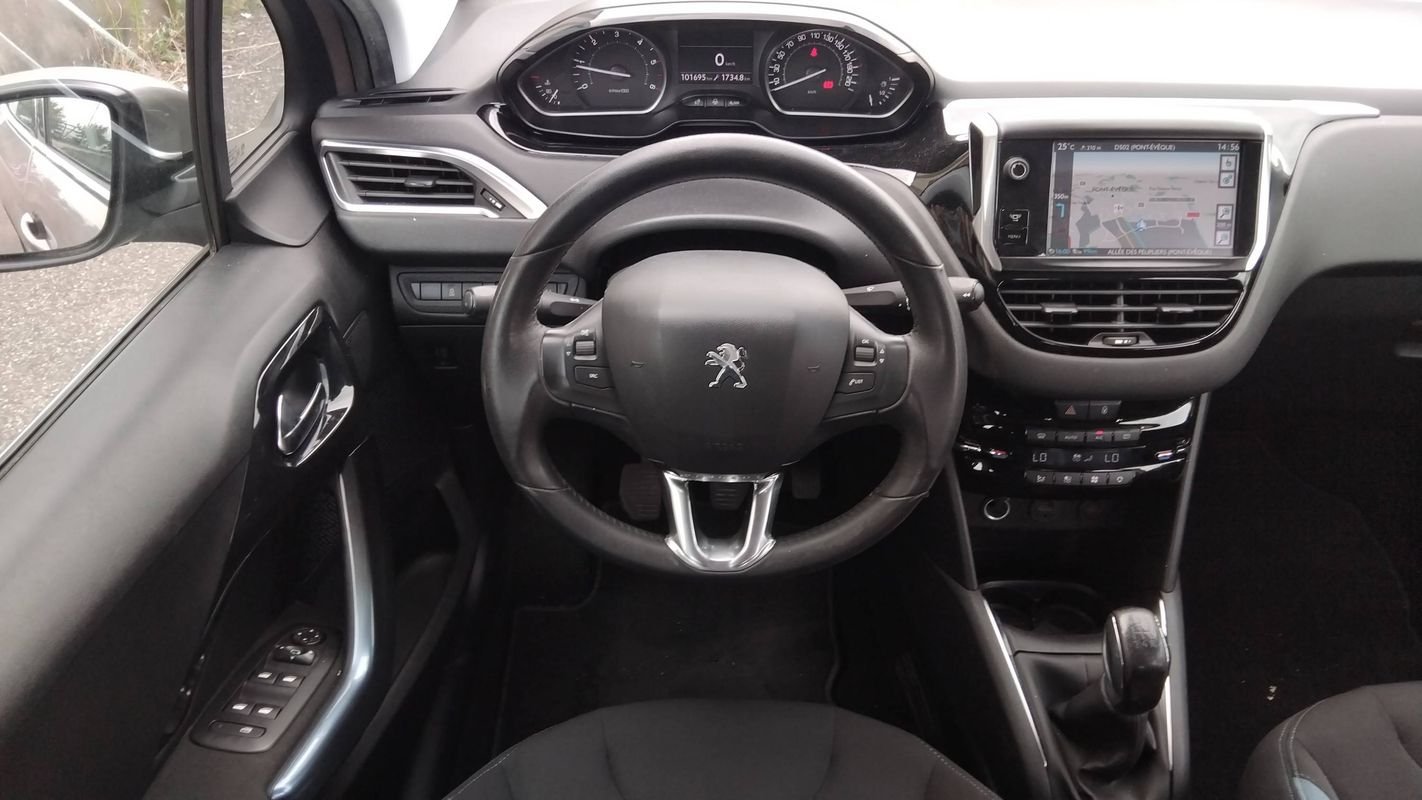 Peugeot 208 - Photo 24