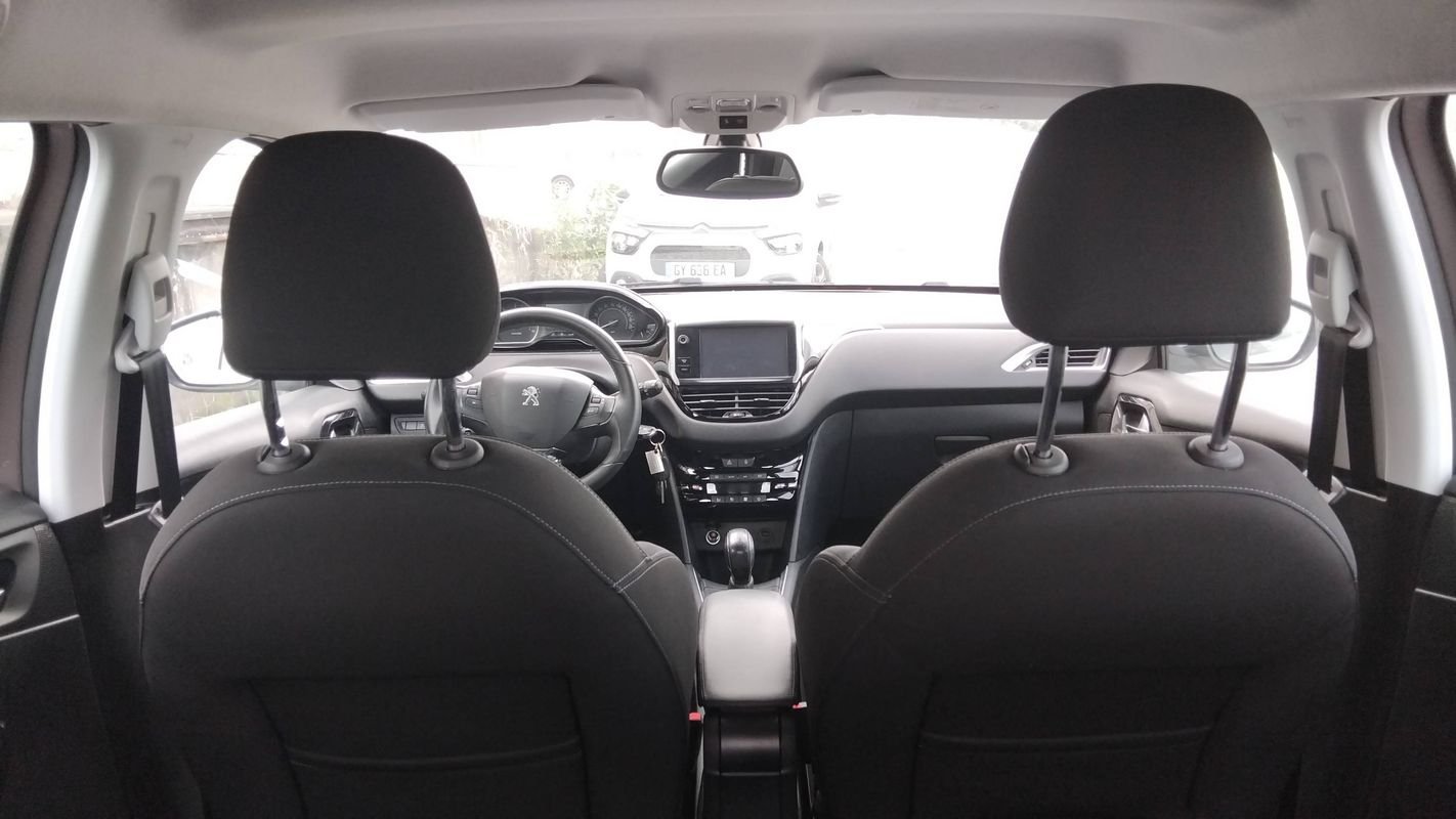 Peugeot 208 - Photo 25