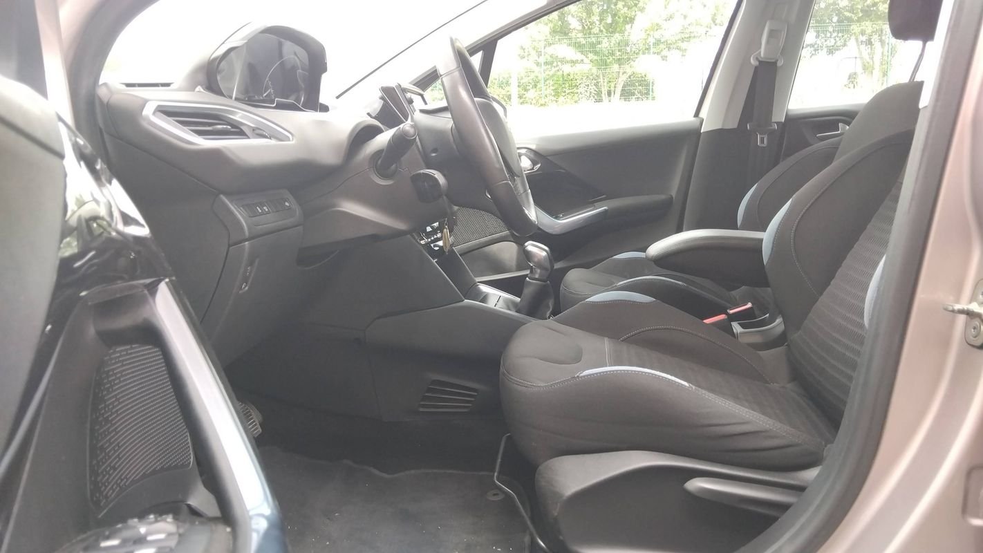 Peugeot 208 - Photo 27