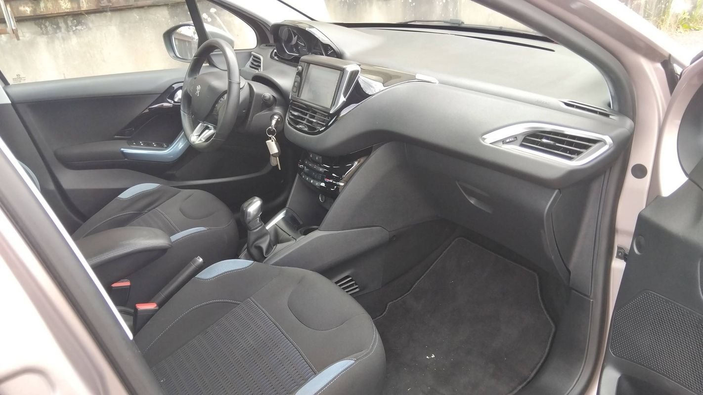 Peugeot 208 - Photo 10