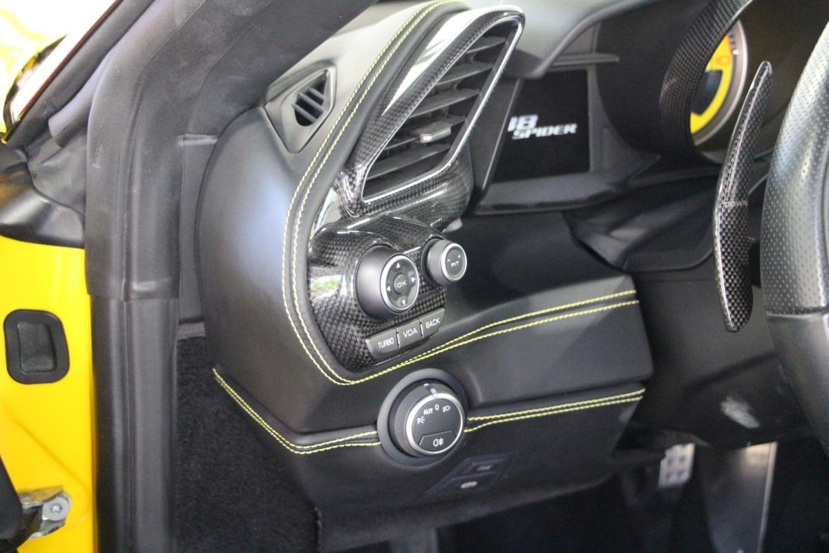 Ferrari 488 Spider - Photo 25
