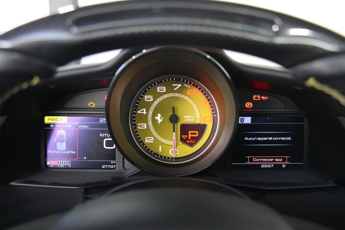 Ferrari 488 Spider - Photo 31