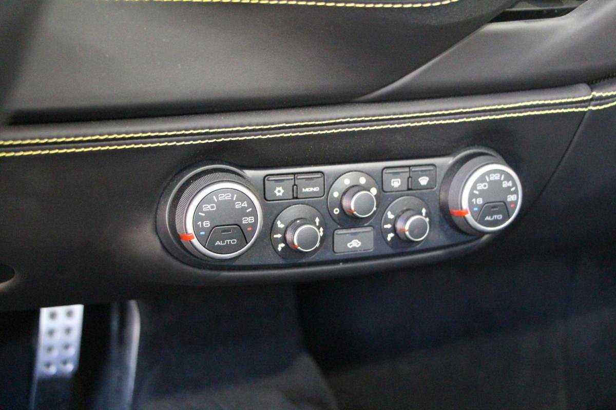 Ferrari 488 Spider - Photo 35