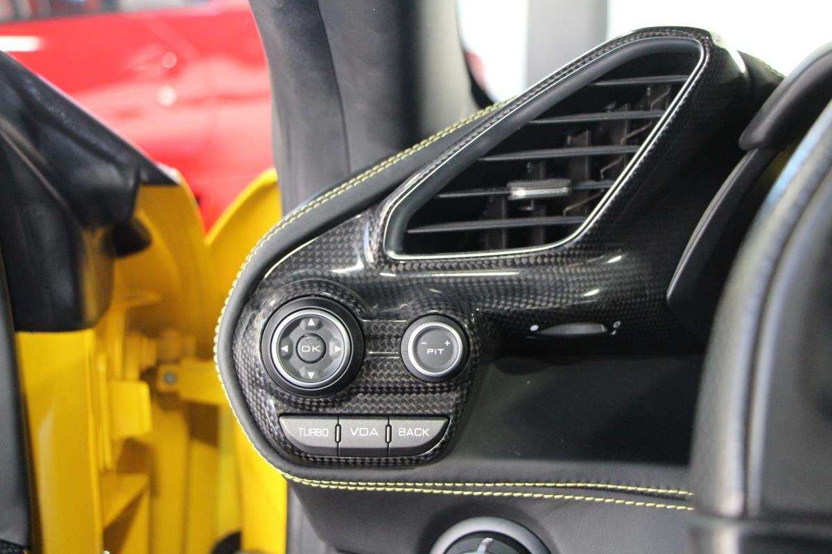 Ferrari 488 Spider - Photo 36