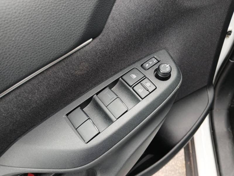 Toyota Yaris - Photo 15