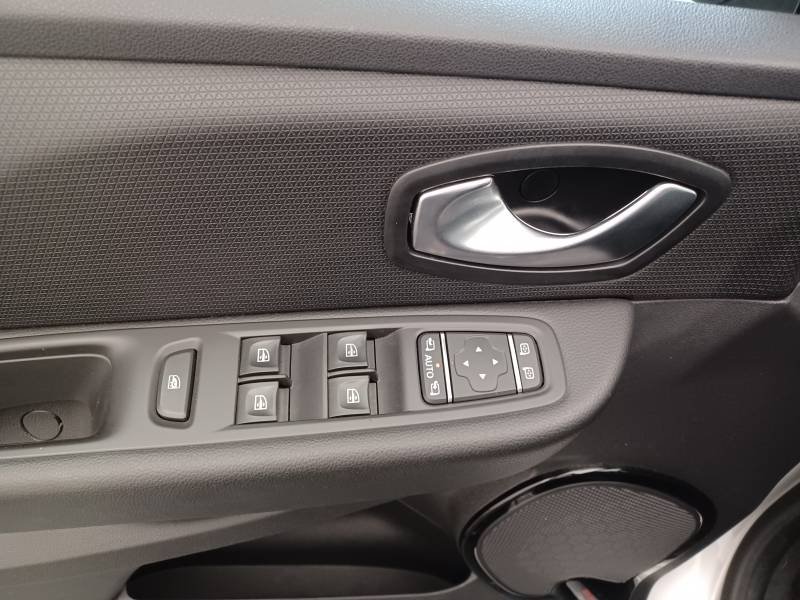 Renault Clio - Photo 38