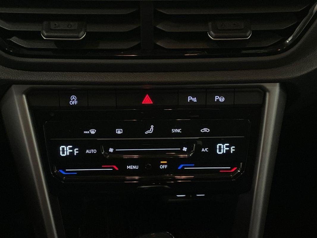 Volkswagen T-Roc - Photo 18