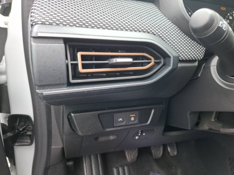 Dacia Sandero - Photo 25