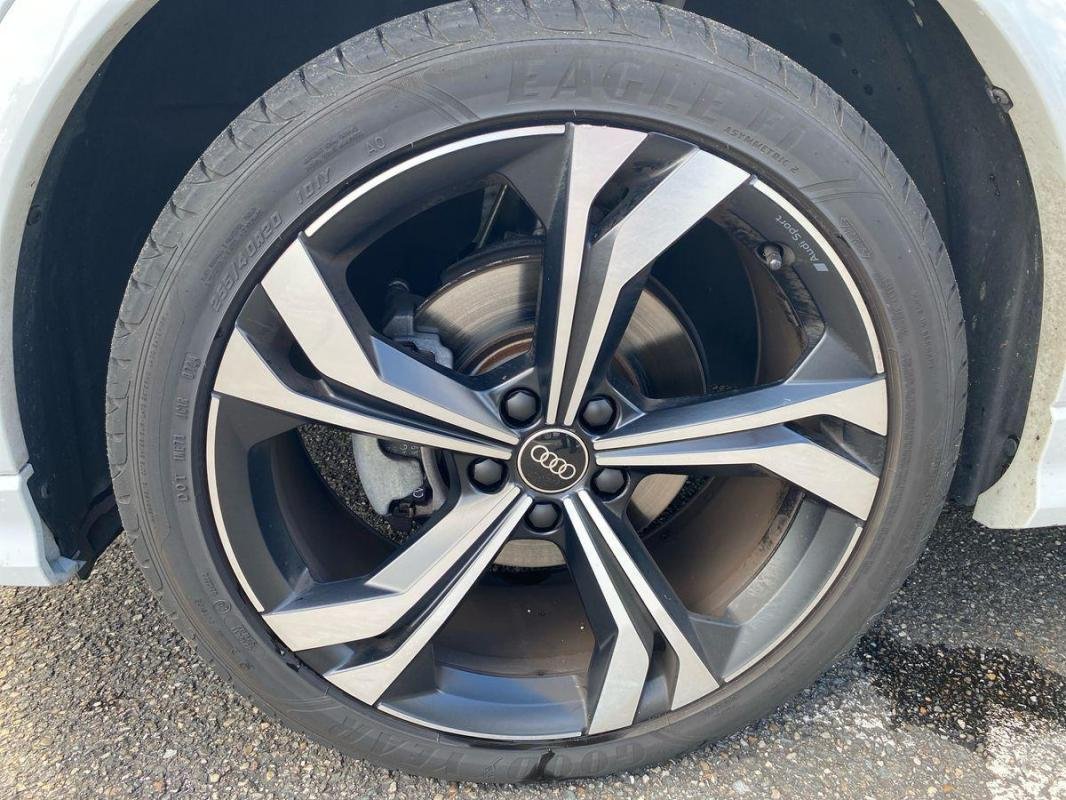 Audi Q3 - Photo 29