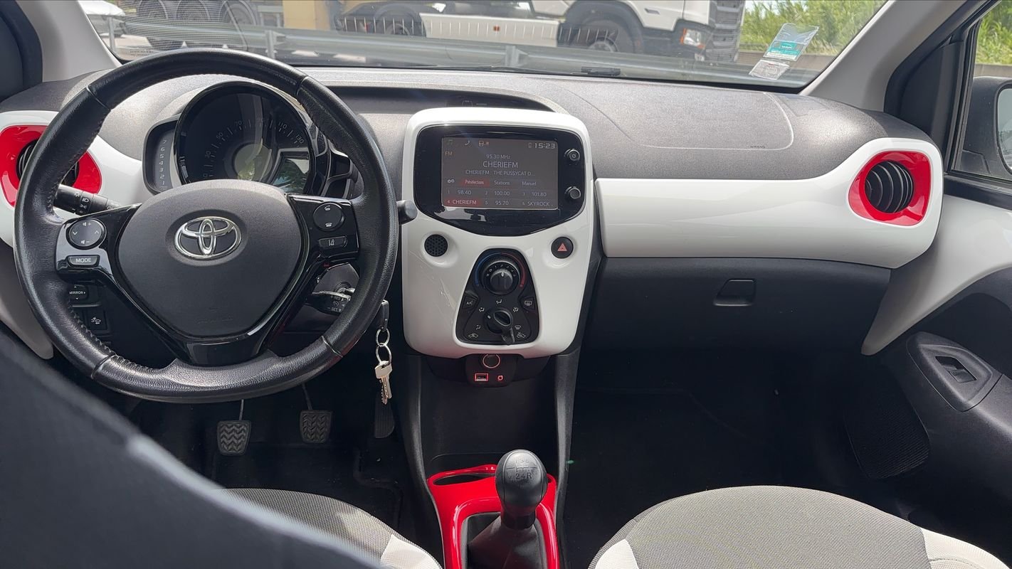 Toyota Aygo - Photo 11