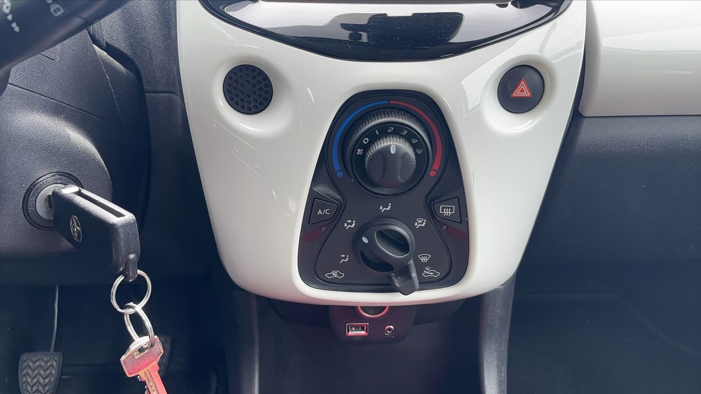 Toyota Aygo - Photo 13