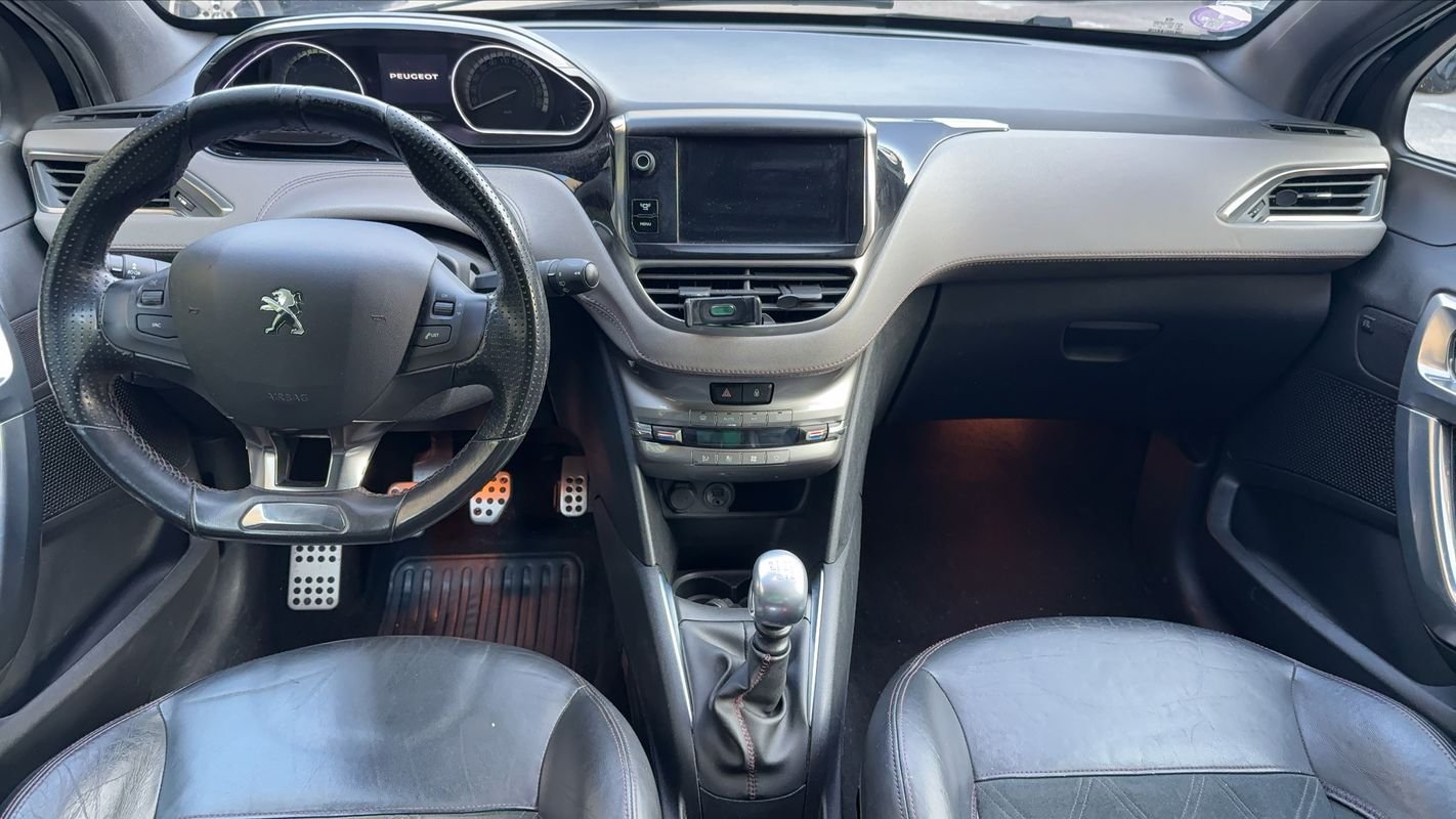 Peugeot 208 - Photo 11