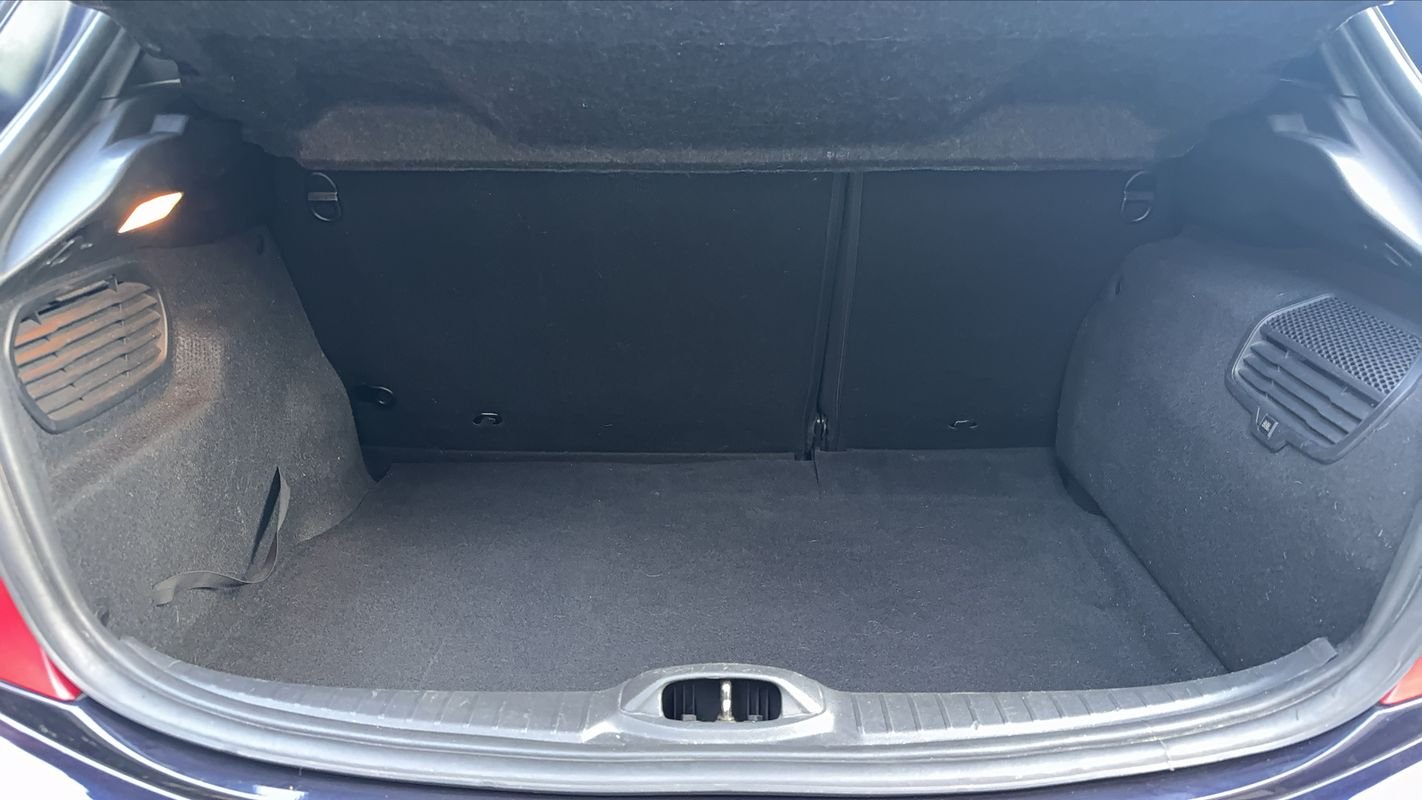 Peugeot 208 - Photo 14