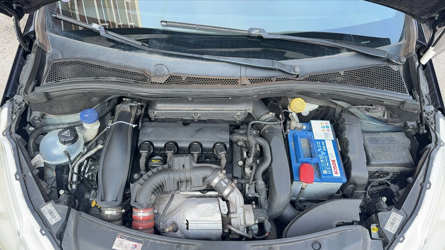 Peugeot 208 - Photo 15