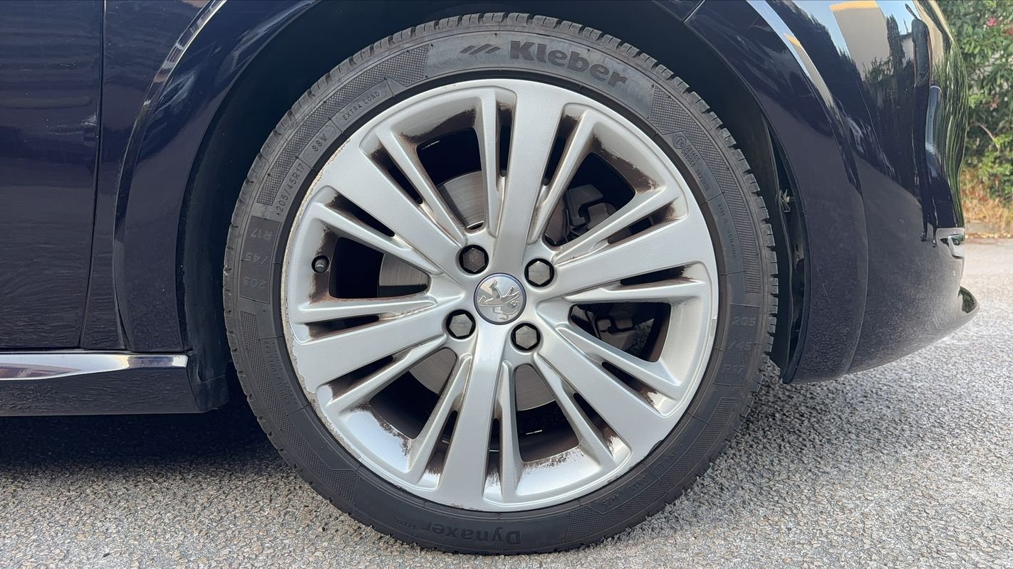 Peugeot 208 - Photo 17