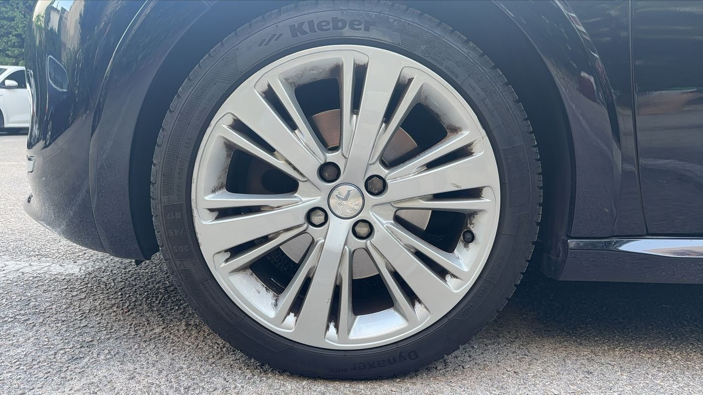 Peugeot 208 - Photo 18