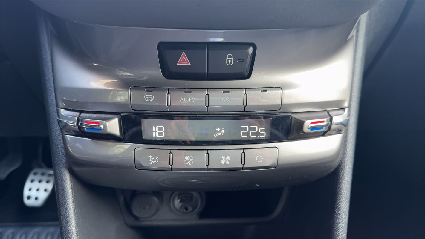 Peugeot 208 - Photo 25
