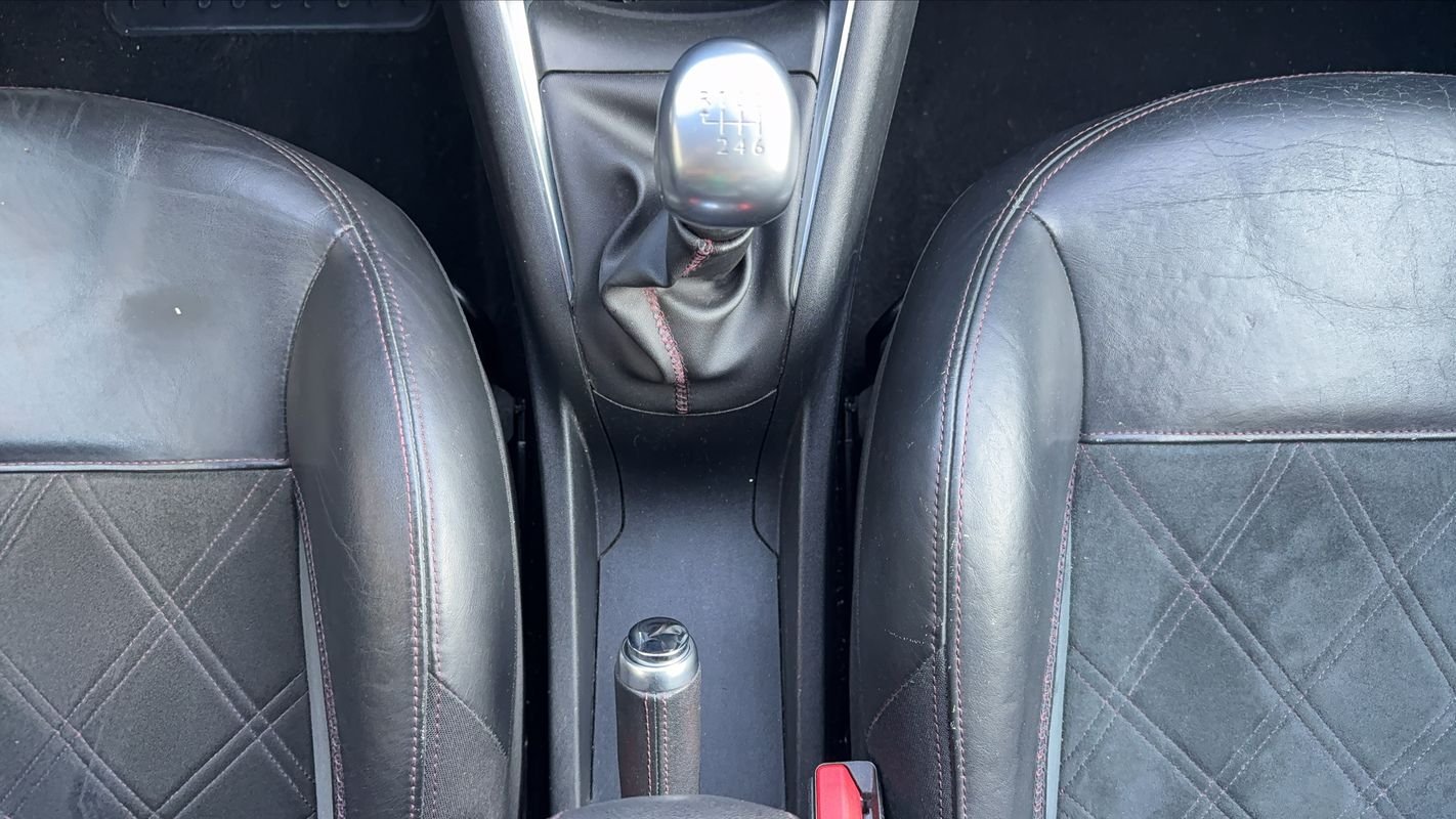 Peugeot 208 - Photo 28