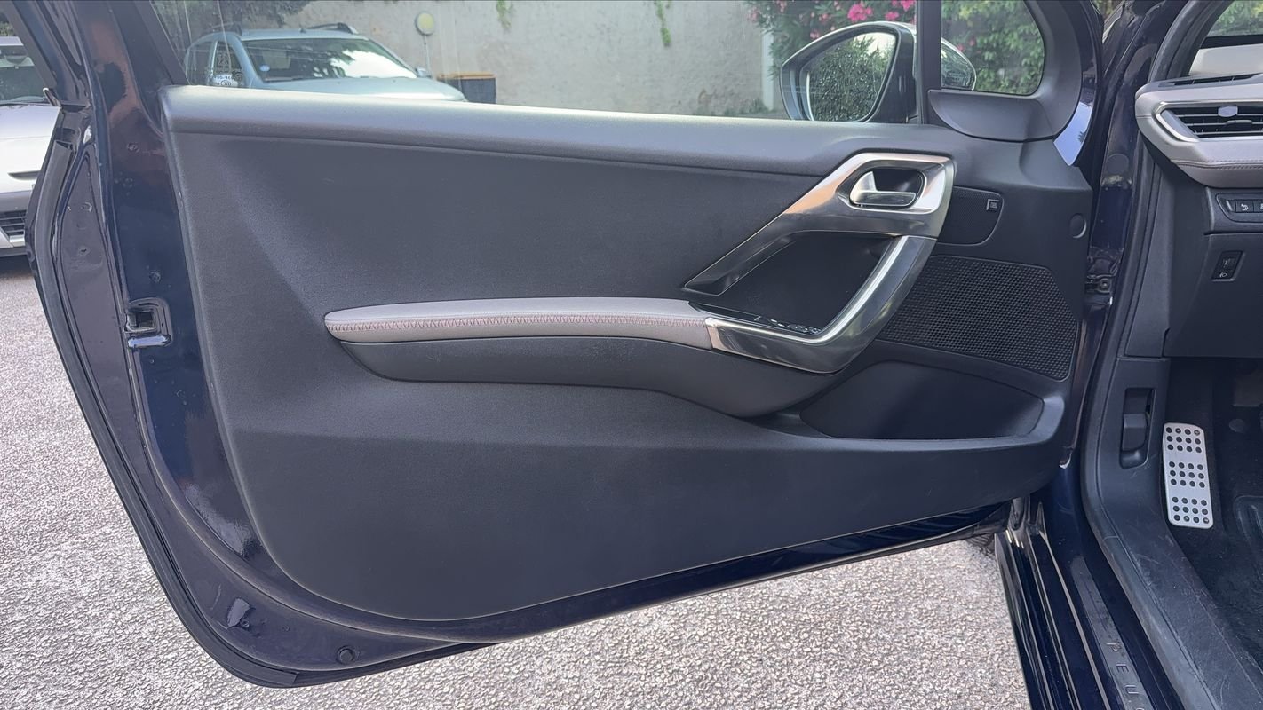 Peugeot 208 - Photo 7