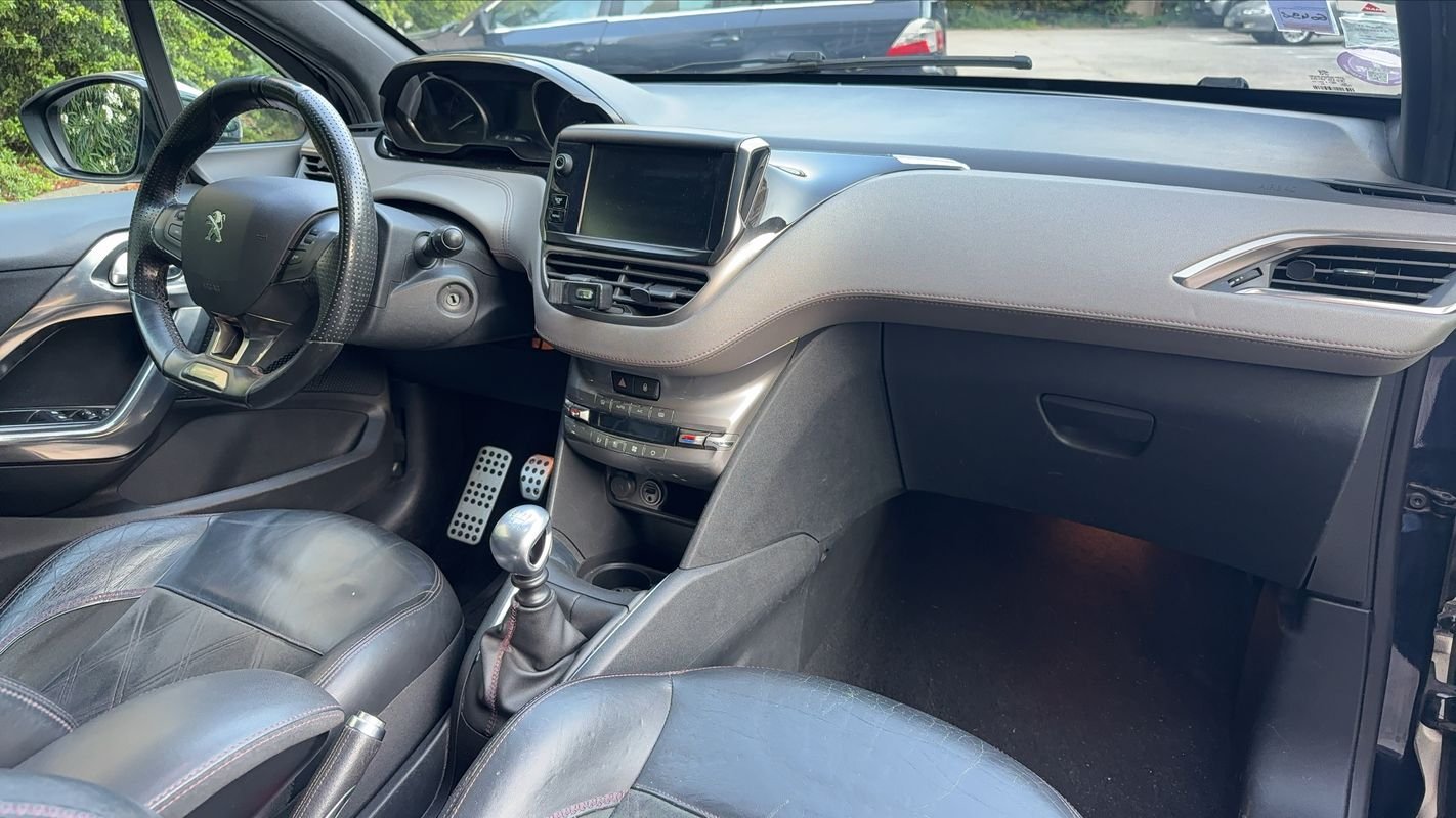 Peugeot 208 - Photo 10
