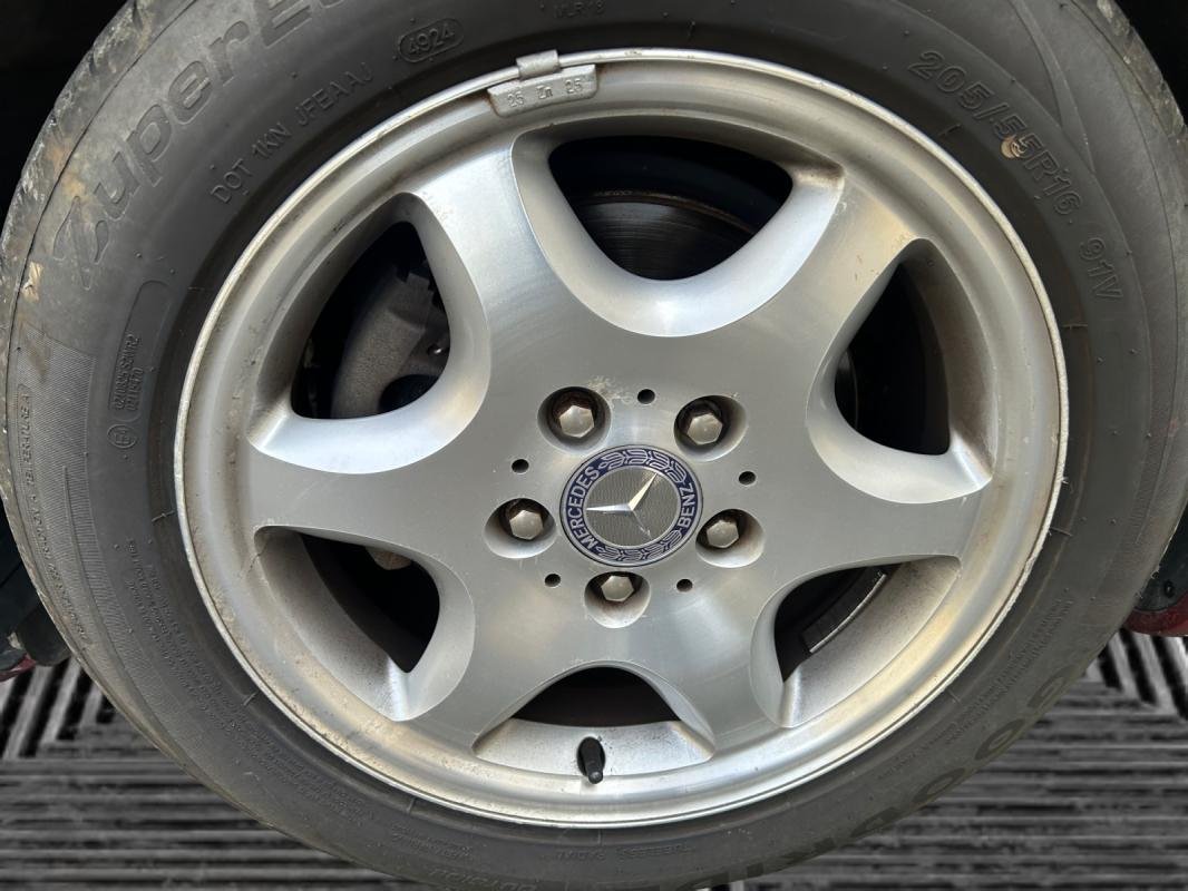 Mercedes CLK 230 - Photo 15