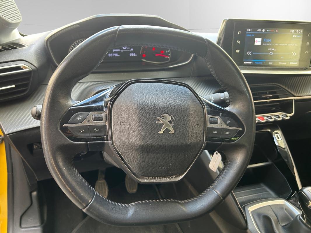 Peugeot 208 - Photo 11
