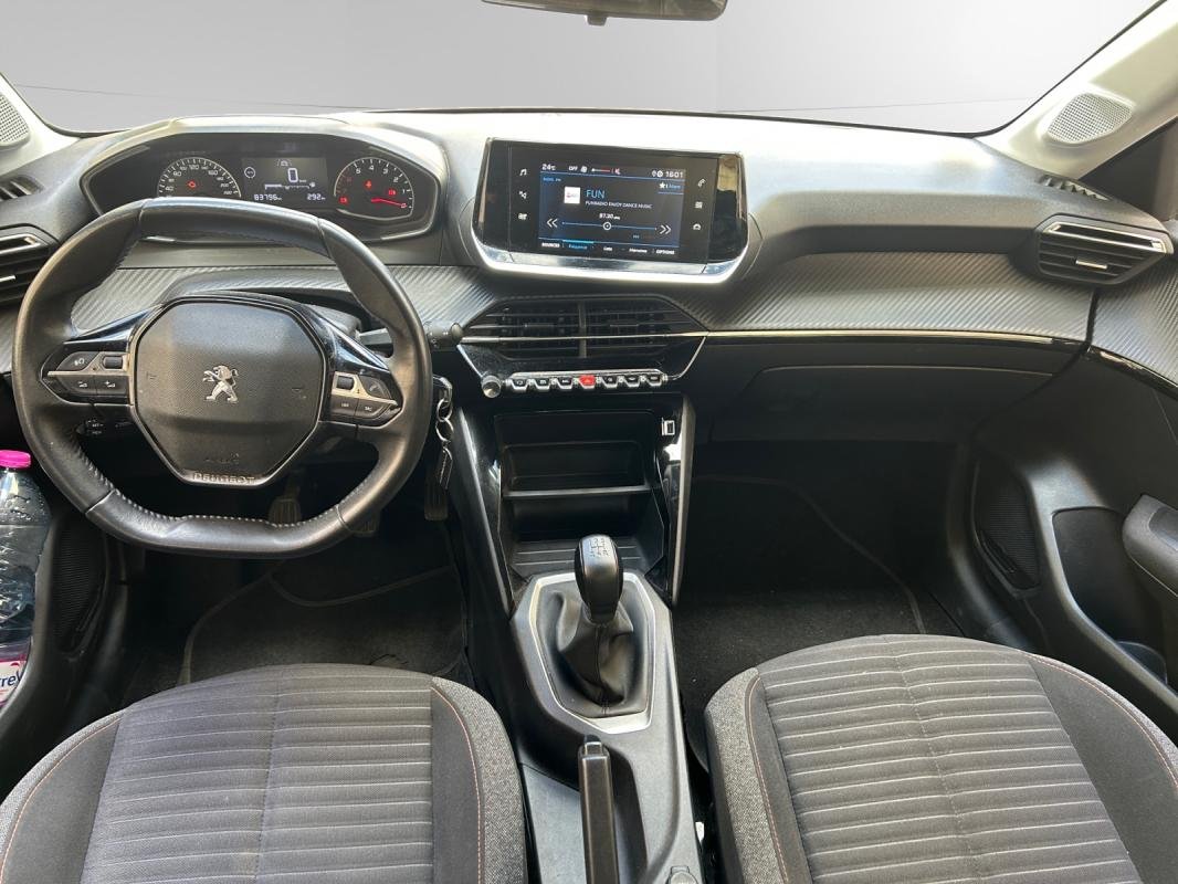 Peugeot 208 - Photo 9