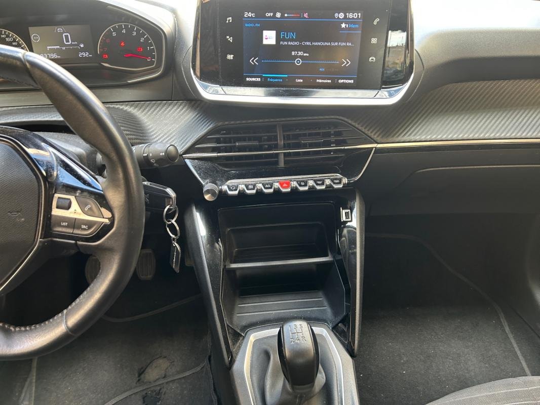 Peugeot 208 - Photo 10