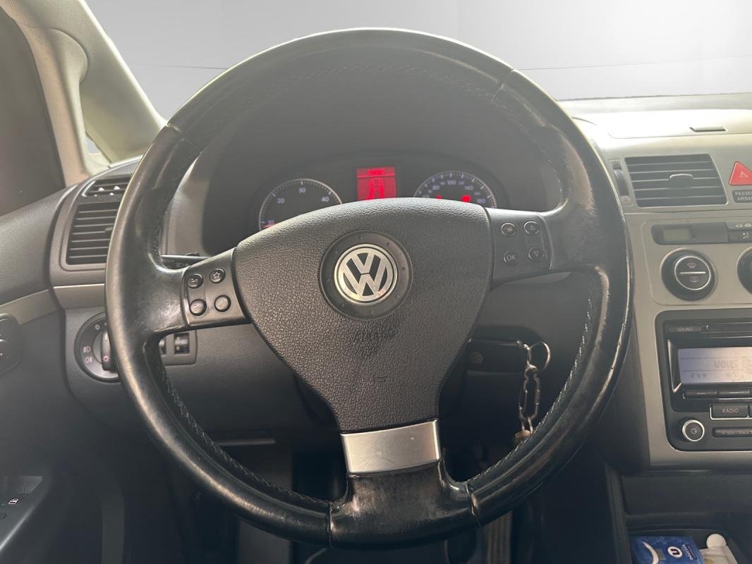 Volkswagen Touran - Photo 11