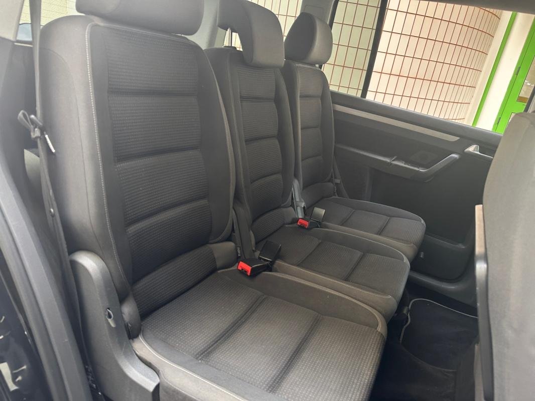 Volkswagen Touran - Photo 16