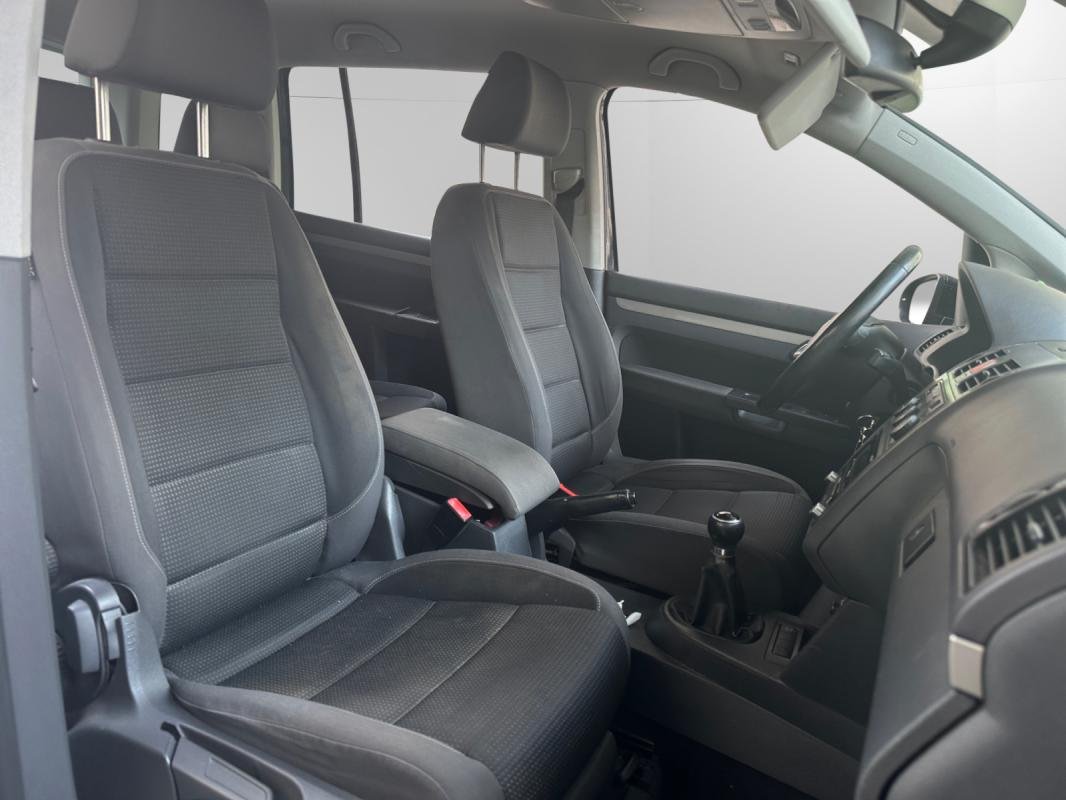 Volkswagen Touran - Photo 17