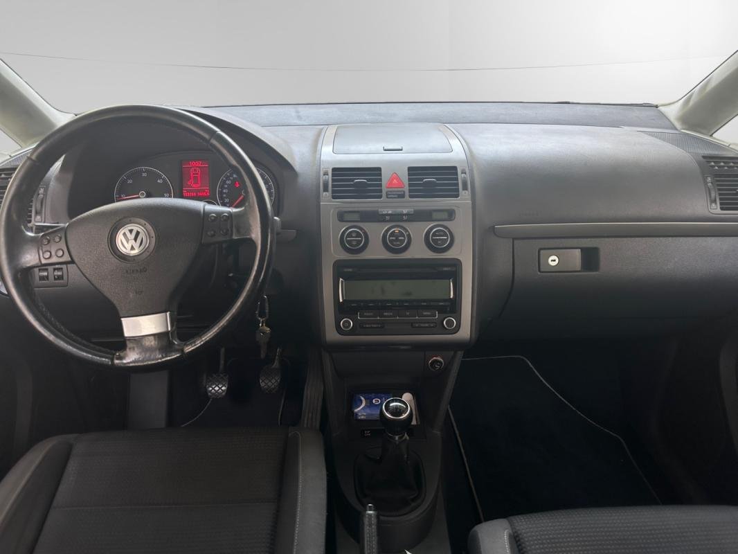 Volkswagen Touran - Photo 9