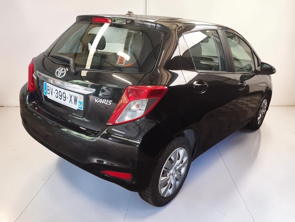 Toyota Yaris - Photo 2