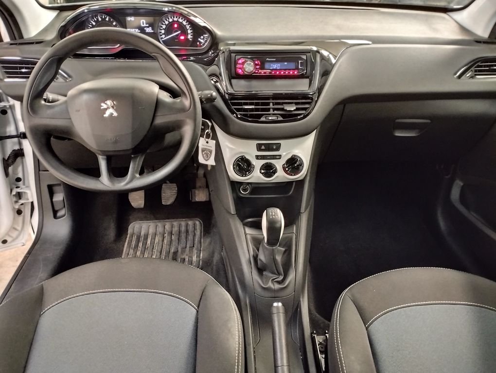 Peugeot 208 - Photo 3