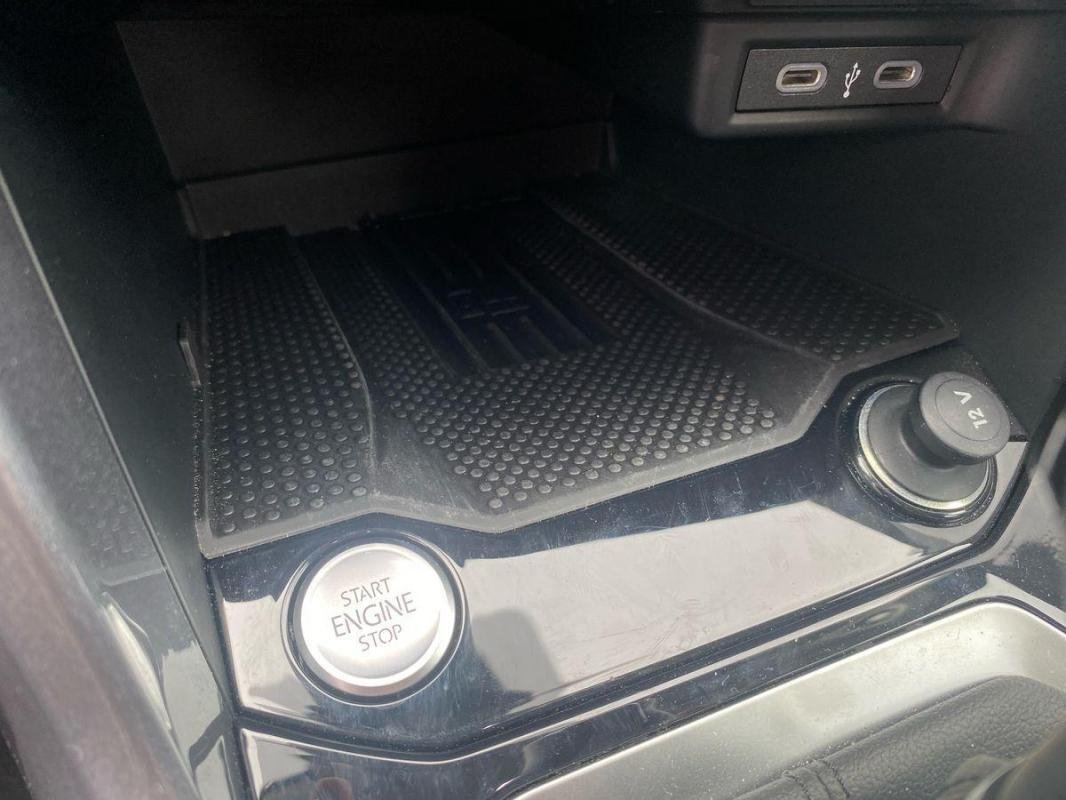 Volkswagen T-Roc - Photo 36