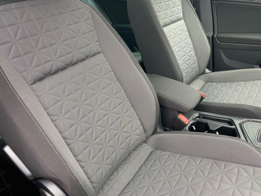 Volkswagen Tiguan - Photo 12